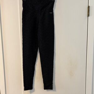 Women's Black Textured Leggings